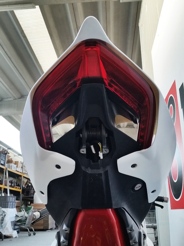 VTR1251_4